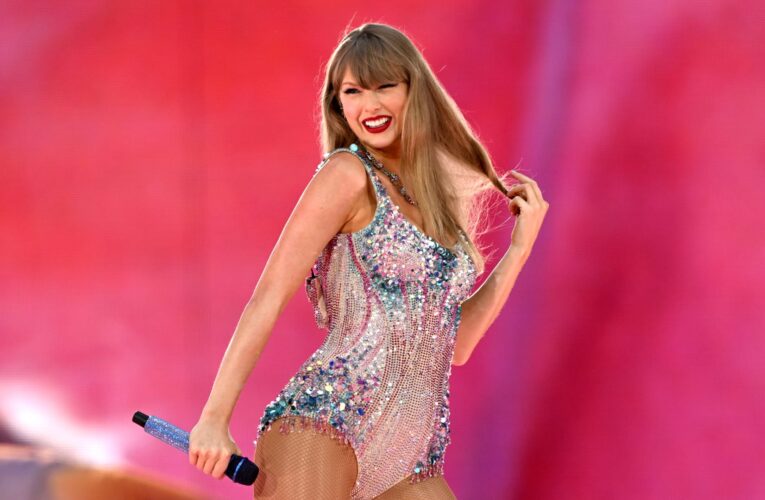 يصور “قوى غامضة”.. تايلور سويفت تصدر مقطعًا دعائيًا لفيلمها الوثائقي “Eras Tour”