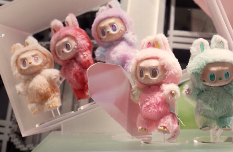 دمى “لابوبو” تثير ضجة.. وسوني بيكتشرز تستعد لتحويلها إلى فيلم ضخم