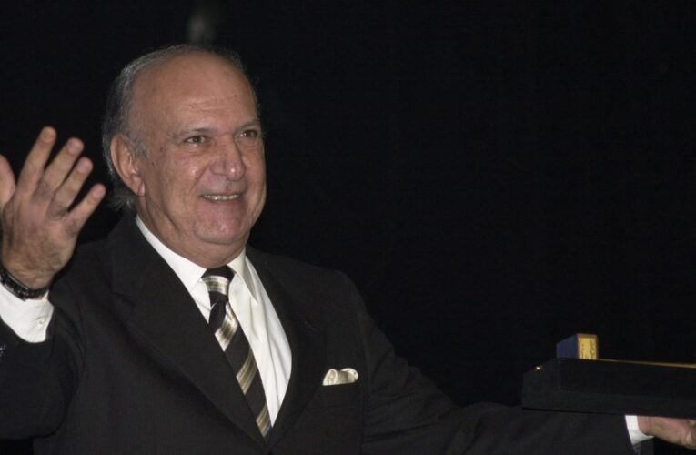 مصر.. عمر خيرت يعتذر عن حفلاته القادمة لـ “أسباب صحية”