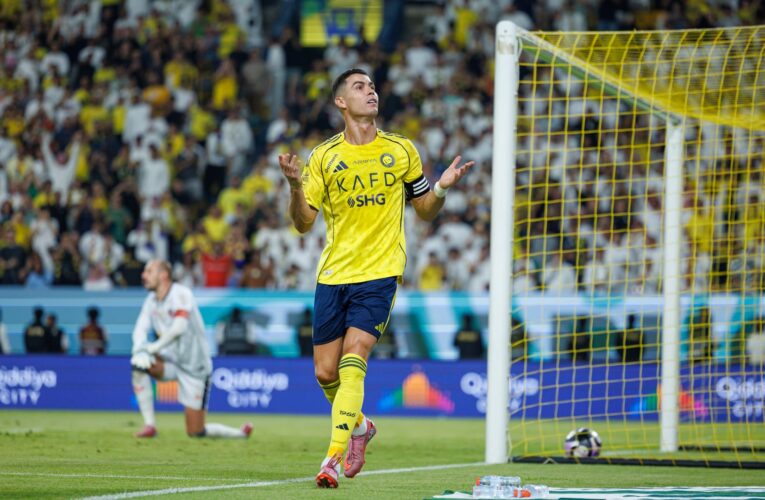 لفتة من كريستيانو رونالدو تثير على هامش مباراة النصر والخليج