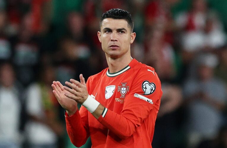 الكشف عن عقوبة رونالدو بعد طرده أمام إيرلندا.. هل سيغيب عن مباراتين في كأس العالم؟