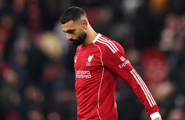 هذا ما فعله محمد صلاح بعد خسارة ليفربول من آيندهوفن
