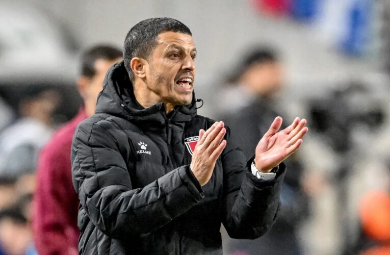 تصرف لافت من مدرب الأردن مع حلمي طولان بعد إقصاء مصر من كأس العرب