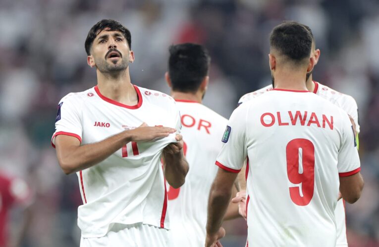 “إصابة مؤسفة للغاية”.. مدرب المنتخب السعودي يبدي تعاطفه مع يزن النعيمات