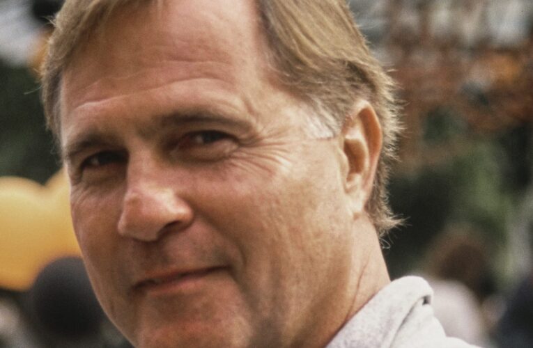 بطل الخيال العلمي “باك روجرز”.. وفاة الممثل الأمريكي غيل جيرارد عن عمر ناهز 82 عامًا