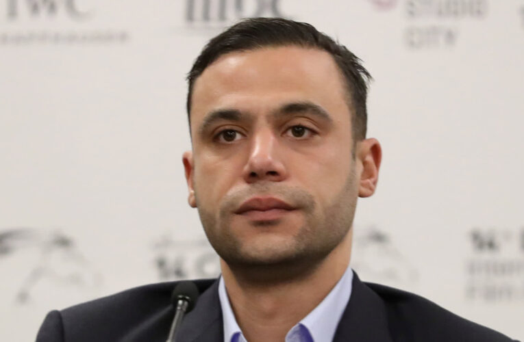 “أقرب الناس ليا في حياتي”.. محمد إمام يؤكد متانة علاقته بعمر متولي ابن عمتّه الراحلة