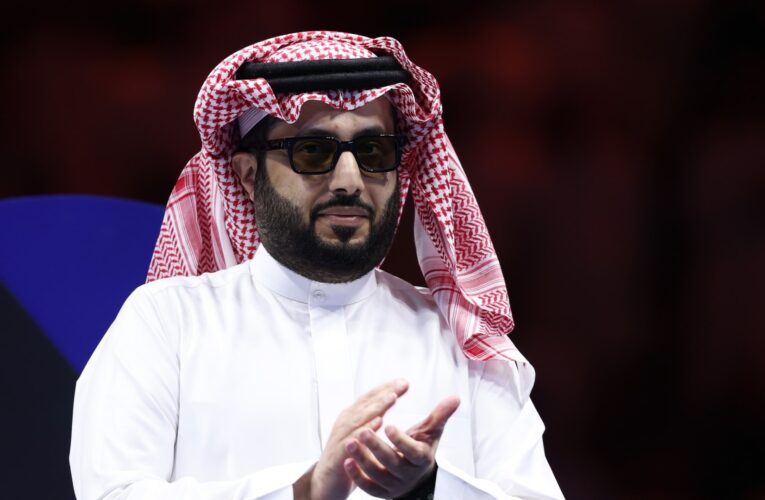 تركي آل الشيخ يشارك رسالة قصي خولي عن “عرس مطنطن” بموسم الرياض