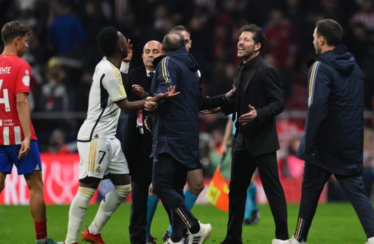 مشادة بين فينيسيوس وسيميوني على هامش مباراة ريال مدريد وأتلتيكو