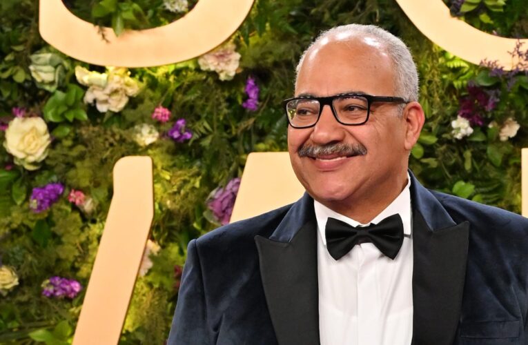 بعد عامين من القطيعة.. بيومي فؤاد يعتذر علنًا من محمد سلّام