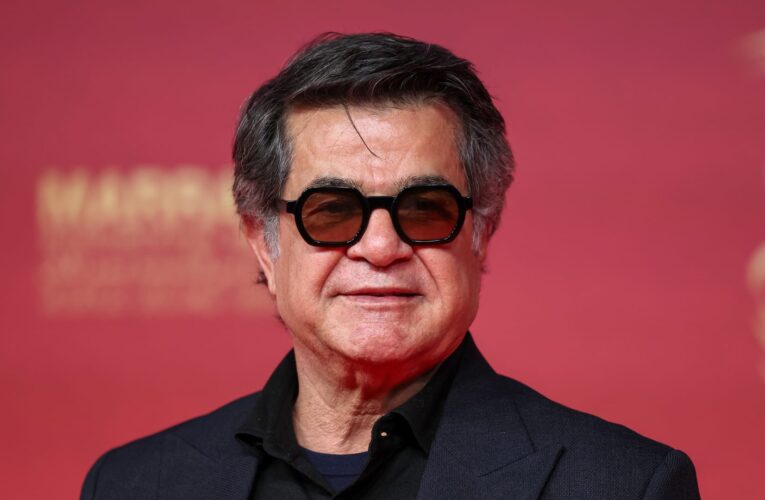 “في رأيي لقد سقط النظام”.. المخرج جعفر بناهي عن الاحتجاجات الدامية في إيران