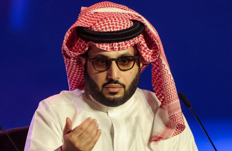 بكلمتين.. تركي آل الشيخ يعلق على فوز مانشستر يونايتد أمام السيتي