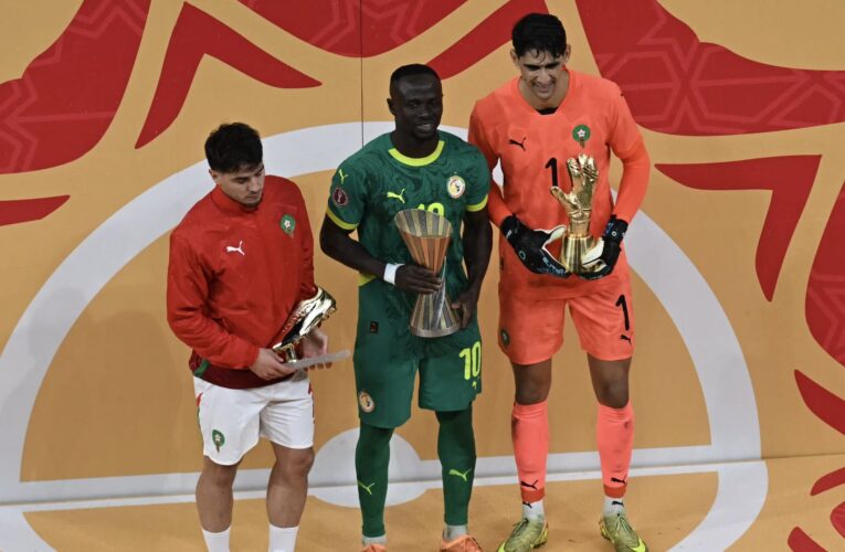 بينهم ساديو ماني وياسين بونو.. تعرّف على الفائزين بالجوائز الفردية في كأس إفريقيا
