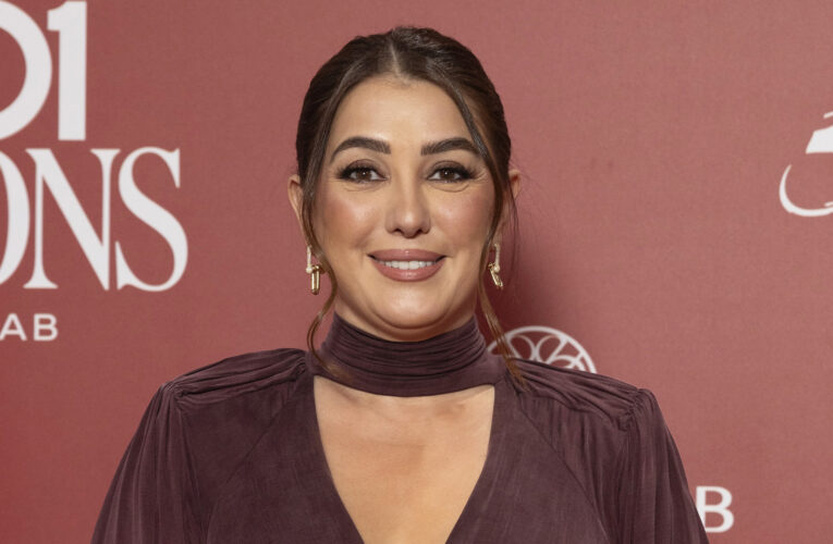 مع “ولاد البلد”.. كندة علوش تشارك متابعيها صورة من مطار الرياض