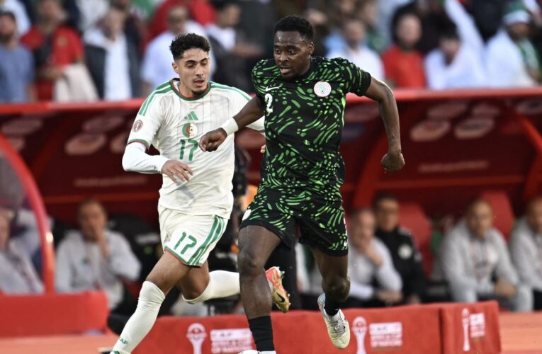 “كاف” يفرض 7 عقوبات على منتخب الجزائر بعد أحداث مباراة نيجيريا