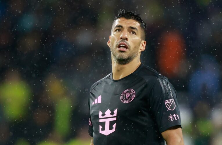 بينها من برشلونة وليفربول.. سواريز يتلقى رسائل بذكرى ميلاده وهذه أبرز إنجازاته الرياضية