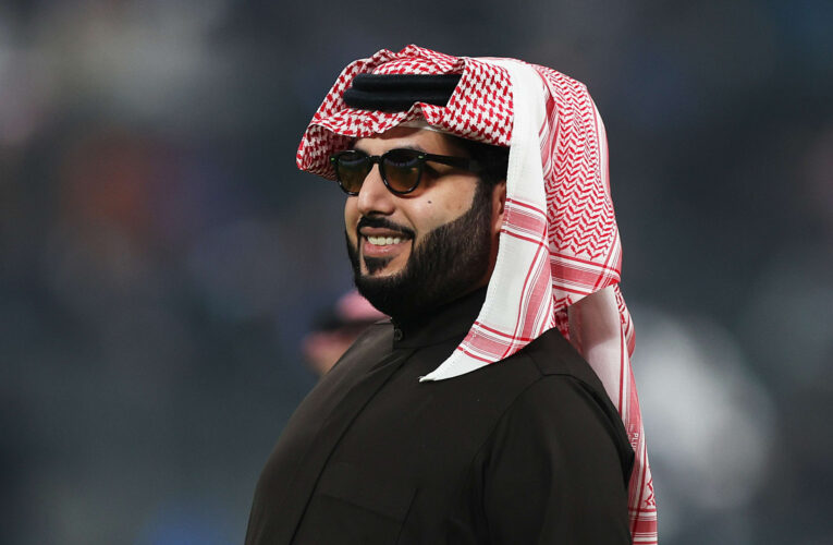 تركي آل الشيخ يتفاعل مع فوز مانشستر يونايتد على أرسنال