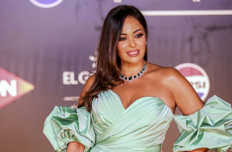 داليا البحيري تشارك صورًا جديدة لها بعد “شد الوجه العميق”