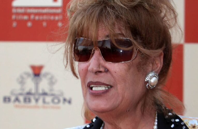 أسرة مسلسل “مولانا” تحتفل بعيد ميلاد منى واصف