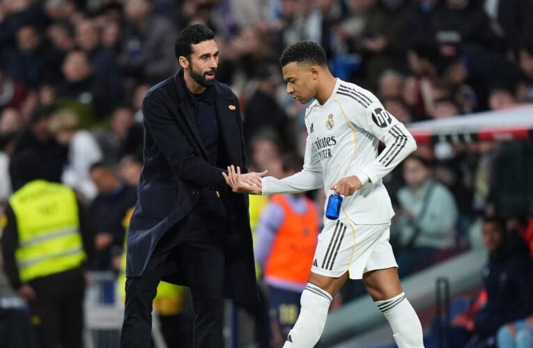 رد “غير متوقع” من مدرب ريال مدريد بعد سؤاله عن خسارة برشلونة أمام أتلتيكو