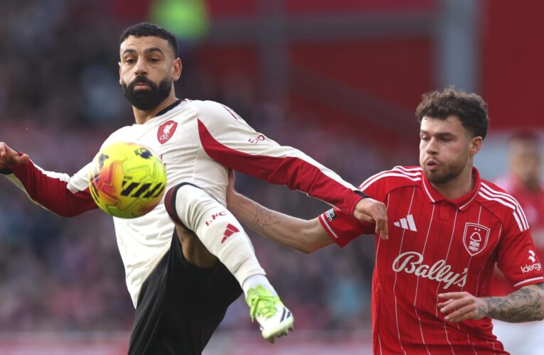 هذا ما فعله محمد صلاح بعد استبداله في مباراة ليفربول ونوتينغهام