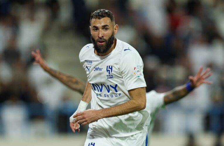الهلال السعودي يكشف مدة غياب بنزيما بداعي الإصابة