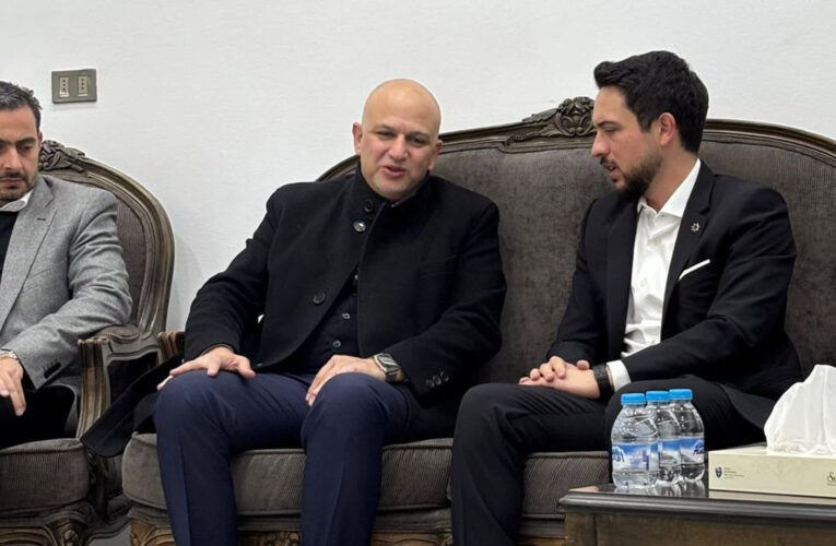 ولي عهد الأردن يعزي الوزير السابق مثنى غرايبة بوفاة نجله كرم