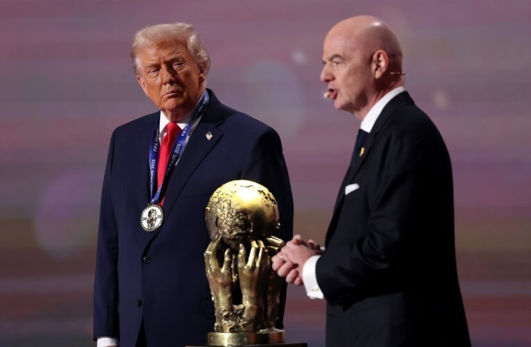 رئيس الفيفا: ترامب يرحّب بمشاركة إيران في كأس العالم 2026 الذي ستستضيفه أمريكا