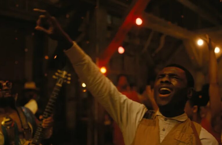 مايلز كاتون يتحدث لشبكة CNN عن كواليس دوره في فيلم “Sinners”