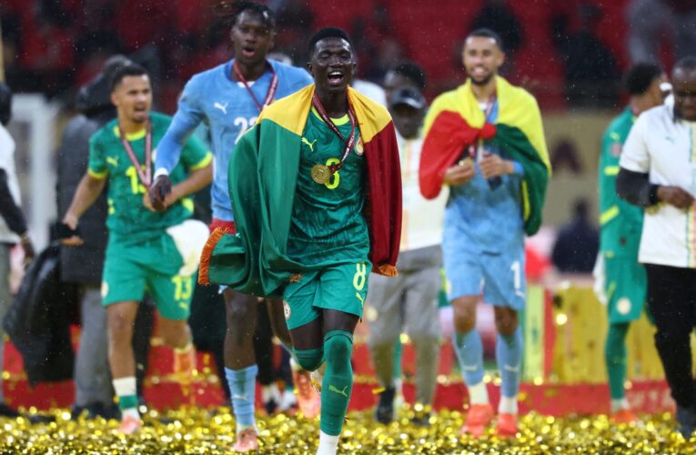 “فضيحة للاتحاد”.. علاء مبارك يعلق على إعلان “كاف” فوز المغرب بكأس إفريقيا وهزيمة السنغال