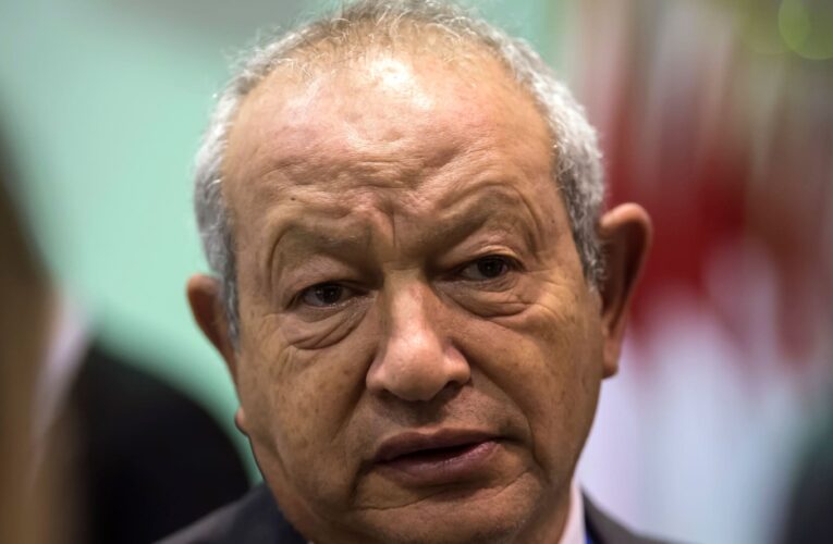 نجيب ساويرس يختار أفضل لاعب كرة قدم عربي على مر التاريخ