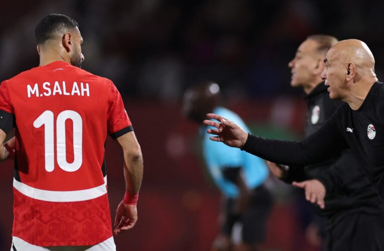 ماذا قال حسام حسن عن احتمالية انتقال صلاح إلى الدوري السعودي؟