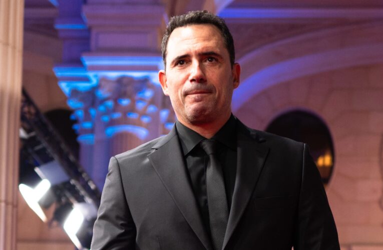 ظافر العابدين يحصد جائزة أفضل مخرج بمهرجان مانشستر السينمائي