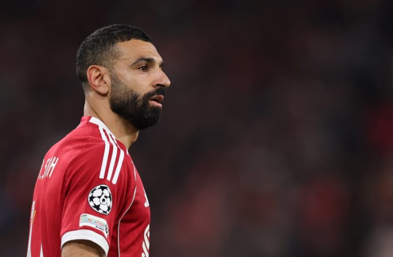 هذا ما فعله محمد صلاح بعد هزيمة ليفربول أمام باريس سان جيرمان