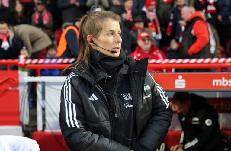 ماري لويز إيتا.. إليك ما نعلمه عن أول مدربة تقود فريقاً للرجال في الدوري الألماني