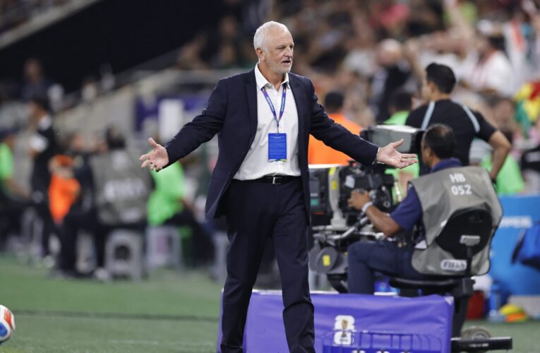 هل جدد غراهام أرنولد عقده مع منتخب العراق؟ المدرب الأسترالي يجيب