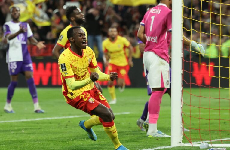 سعود عبدالحميد يساعد في فوز لانس على تولوز بالدوري الفرنسي.. إليك ما قدمه