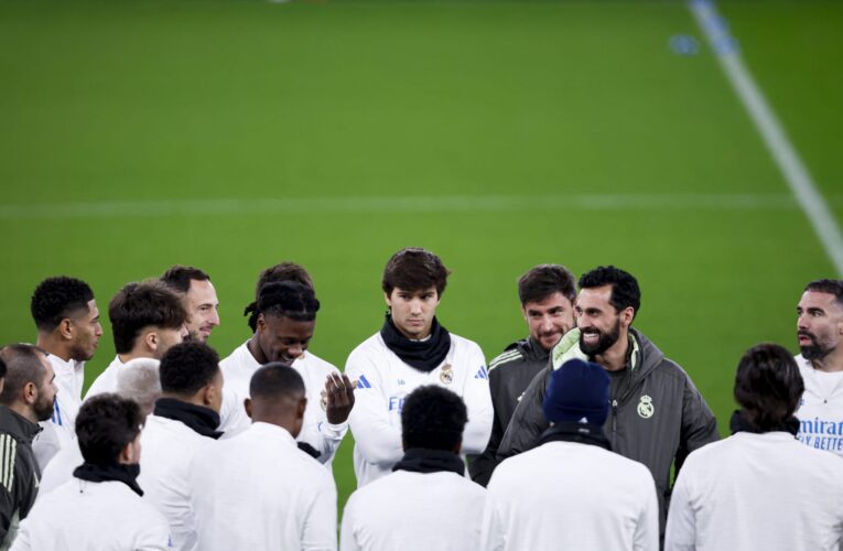 “ما يحدث يبقى في غرفة الملابس”.. مدرب ريال مدريد يعلق على مزاعم خلافه مع أحد لاعبيه