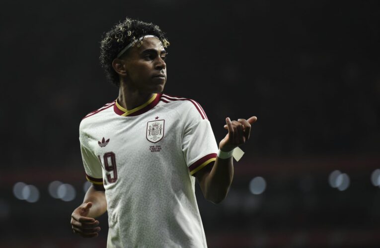لامين يامال يتوقع أبرز المرشحين للفوز بلقب كأس العالم 2026