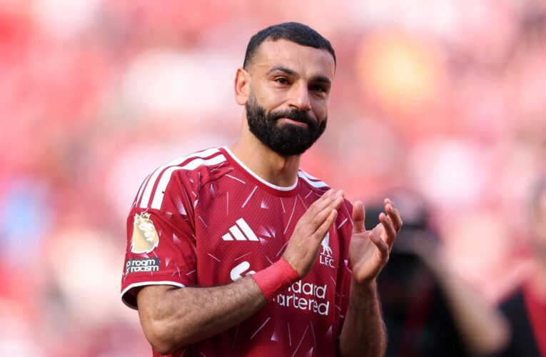 تداول لقطة بكاء محمد صلاح خلال حفل وداعه لليفربول