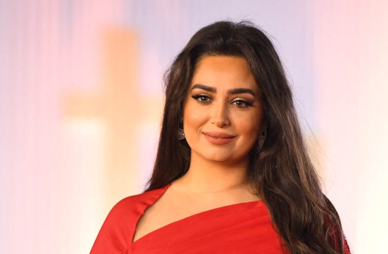 مصر.. محمد محسن يدعو لوقف “التكهنات” حول طبيعة مرض زوجته هبة مجدي
