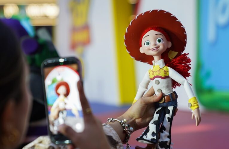 ديزني تكشف عن كواليس دوبلاج فيلم “Toy Story” للهجة المصرية