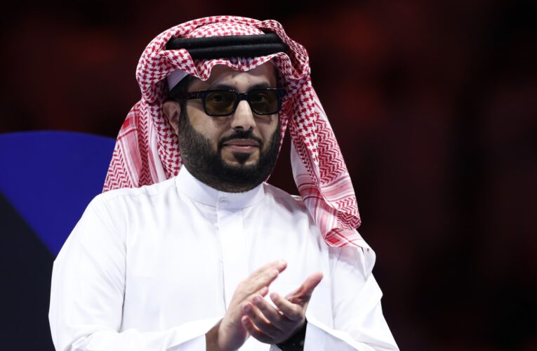 تركي آل الشيخ ينشر صورة “فكاهية” عن مدرب منتخب مصر.. ما علاقة غوارديولا؟