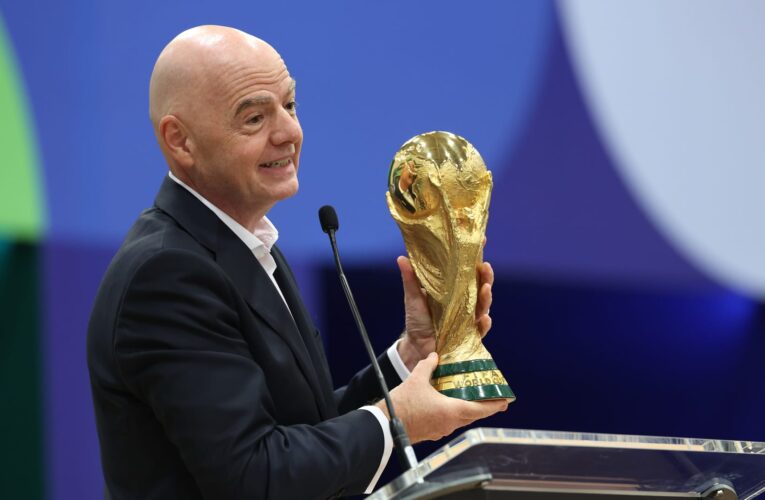 رئيس “فيفا” يؤكد إمكانية زيادة المشاركين في كأس العالم إلى 64 منتخبًا