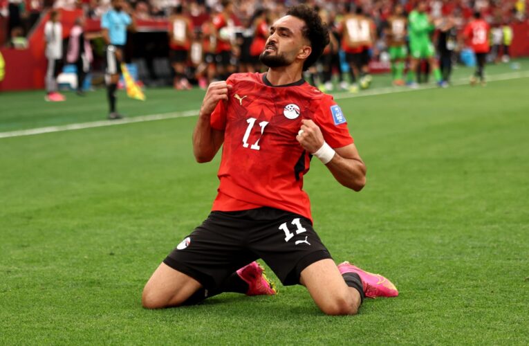 “هتفضلي رقم واحد”.. لاعب مصر يوجه رسالة لوالدته بعد تاُثرها في مقابلة تلفزيونية