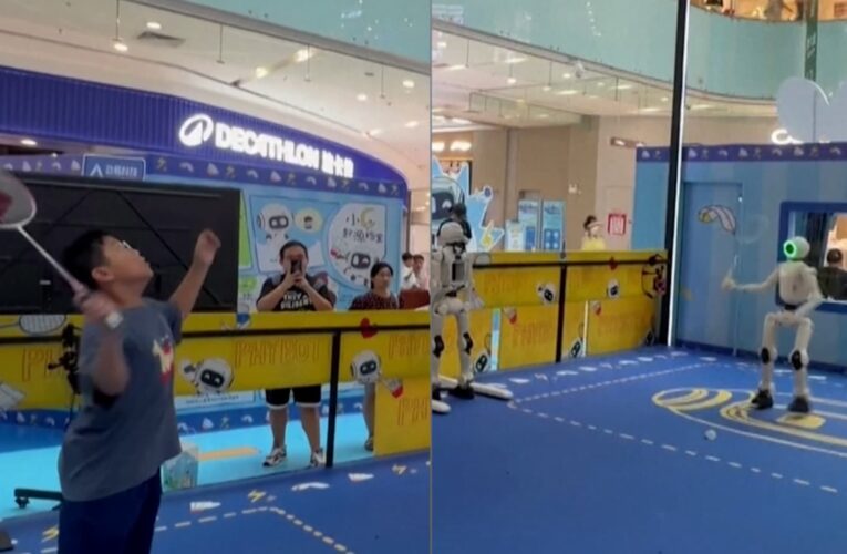 هل يمكنك هزيمة روبوت في الريشة الطائرة؟ شاهد التحدي في الصين