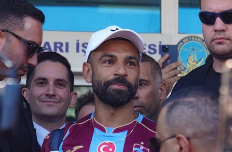 تصرف قام به محمد صلاح لحظة استقباله في تركيا يلقى رواجاً