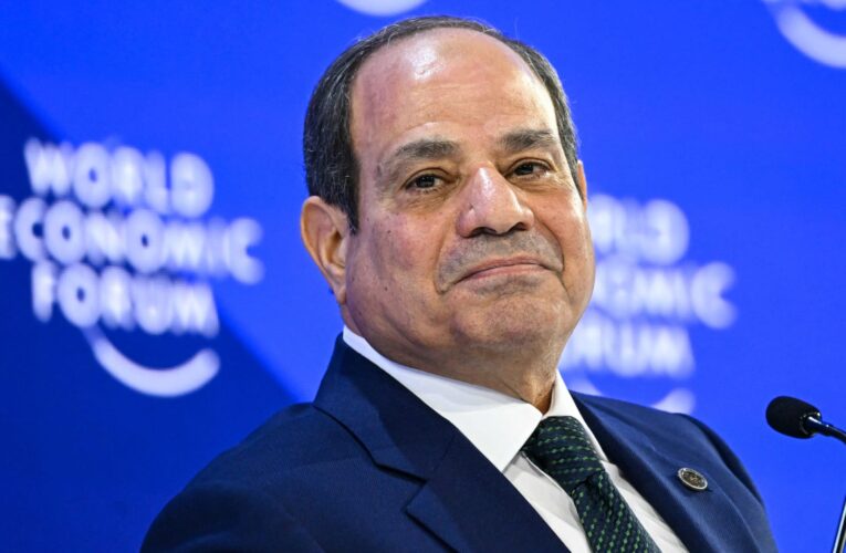 مصر.. السيسي يوجه رسالة لناشئات اليد بعد إنجاز كأس العالم