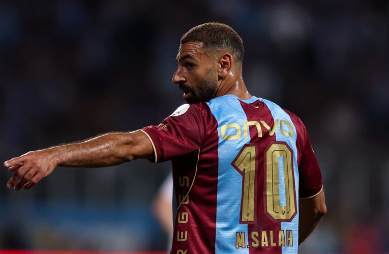 صلاح يستجيب لطلب حاملي الكرات بعد ظهوره الأول في الدوري التركي