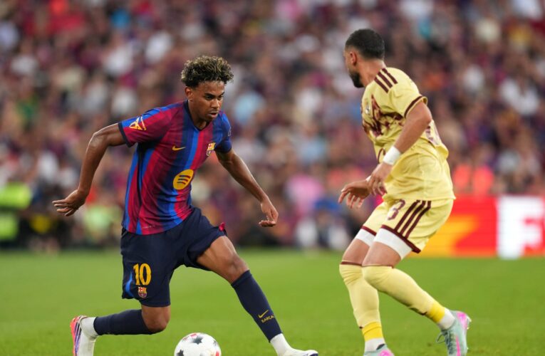 برشلونة يفوز بكأس جوان غامبر بعد تغلبه على الأهلي بفارق هدف