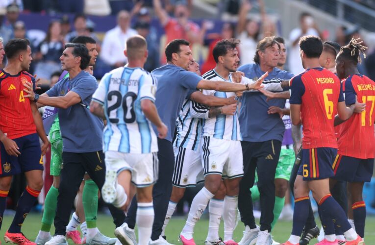 “فيفا” يفرض عقوبات “صارمة” على لاعبي الأرجنتين وإسبانيا بعد مشاجرة نهائي المونديال